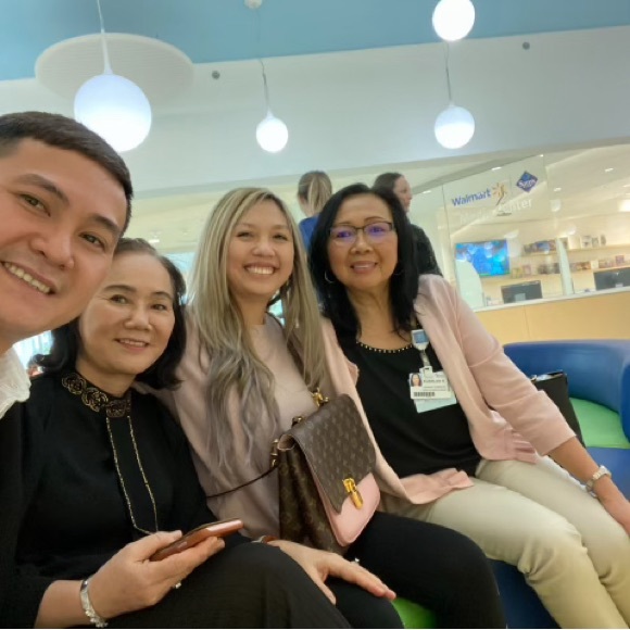 This is an authentic LOUIS VUITTON Monogram Marignan in Rose Poudre. - Picture 2 of 9